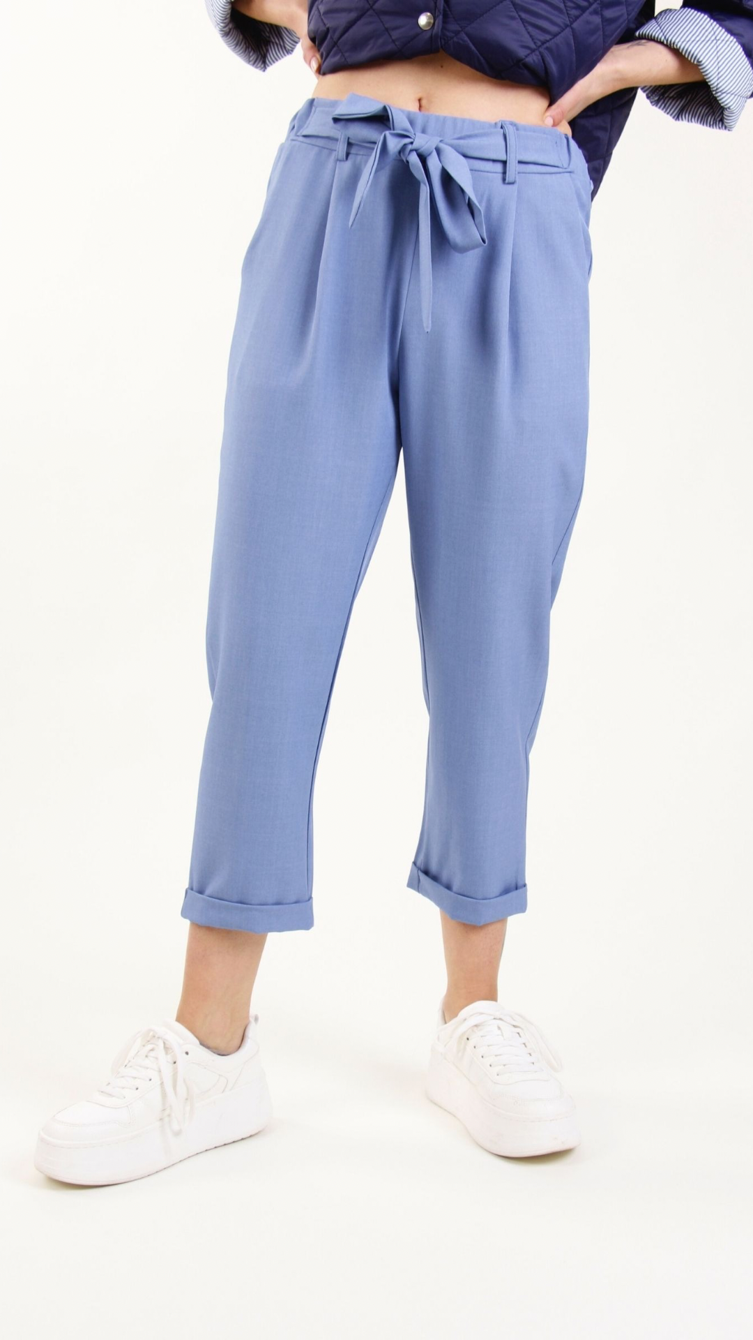 Pantaloni con fiocco in vita