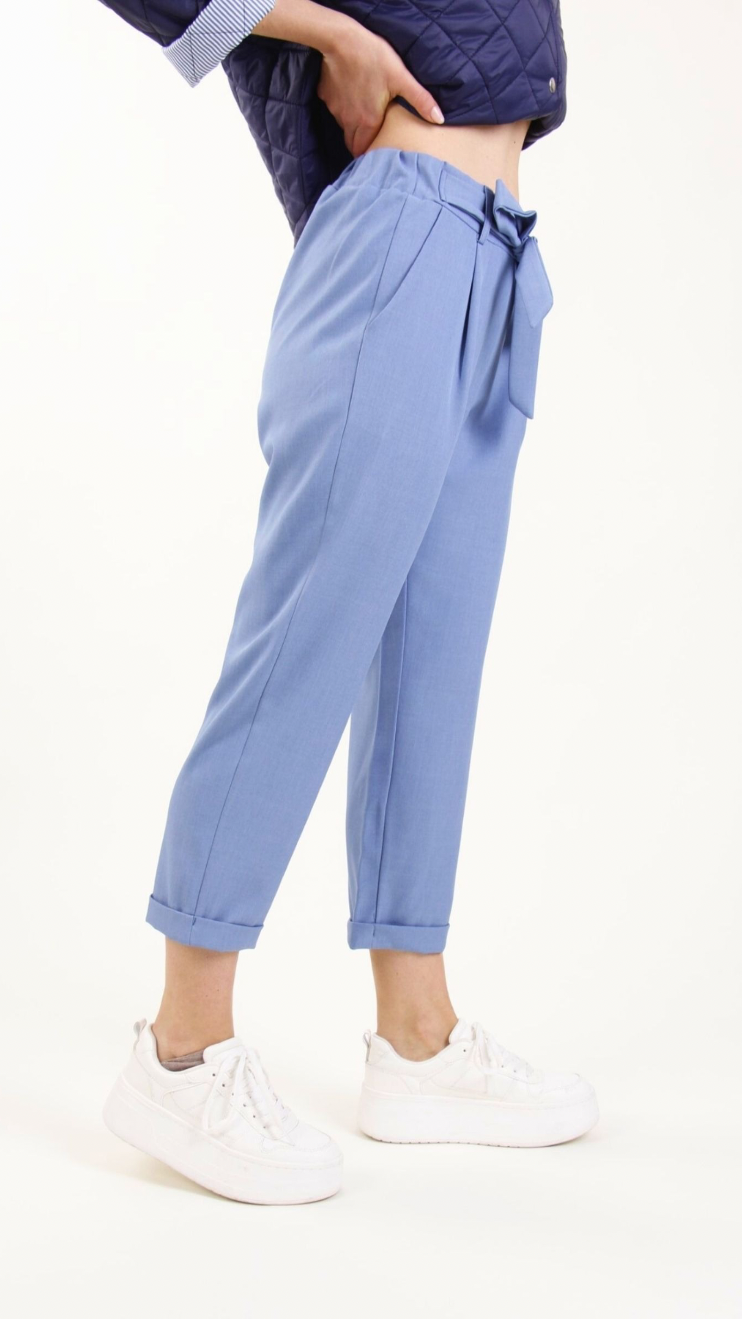 Pantaloni con fiocco in vita