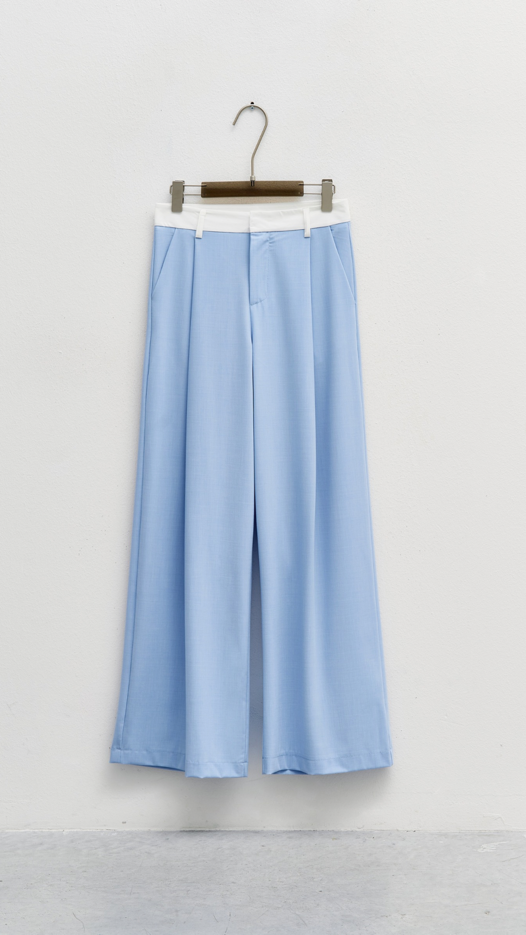 Pantaloni con vita doppia