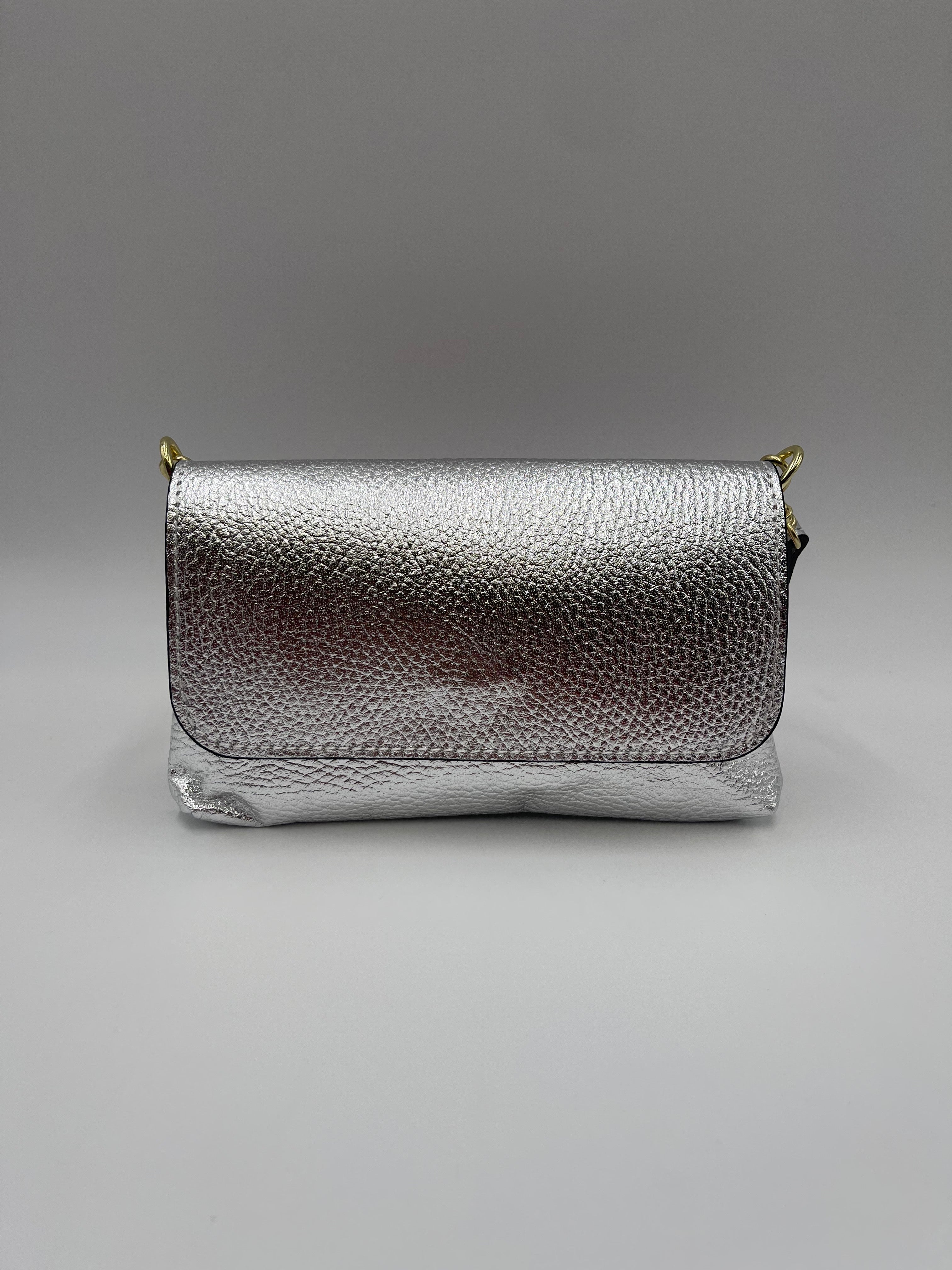 Pochette a mano in ecopelle con tracolla