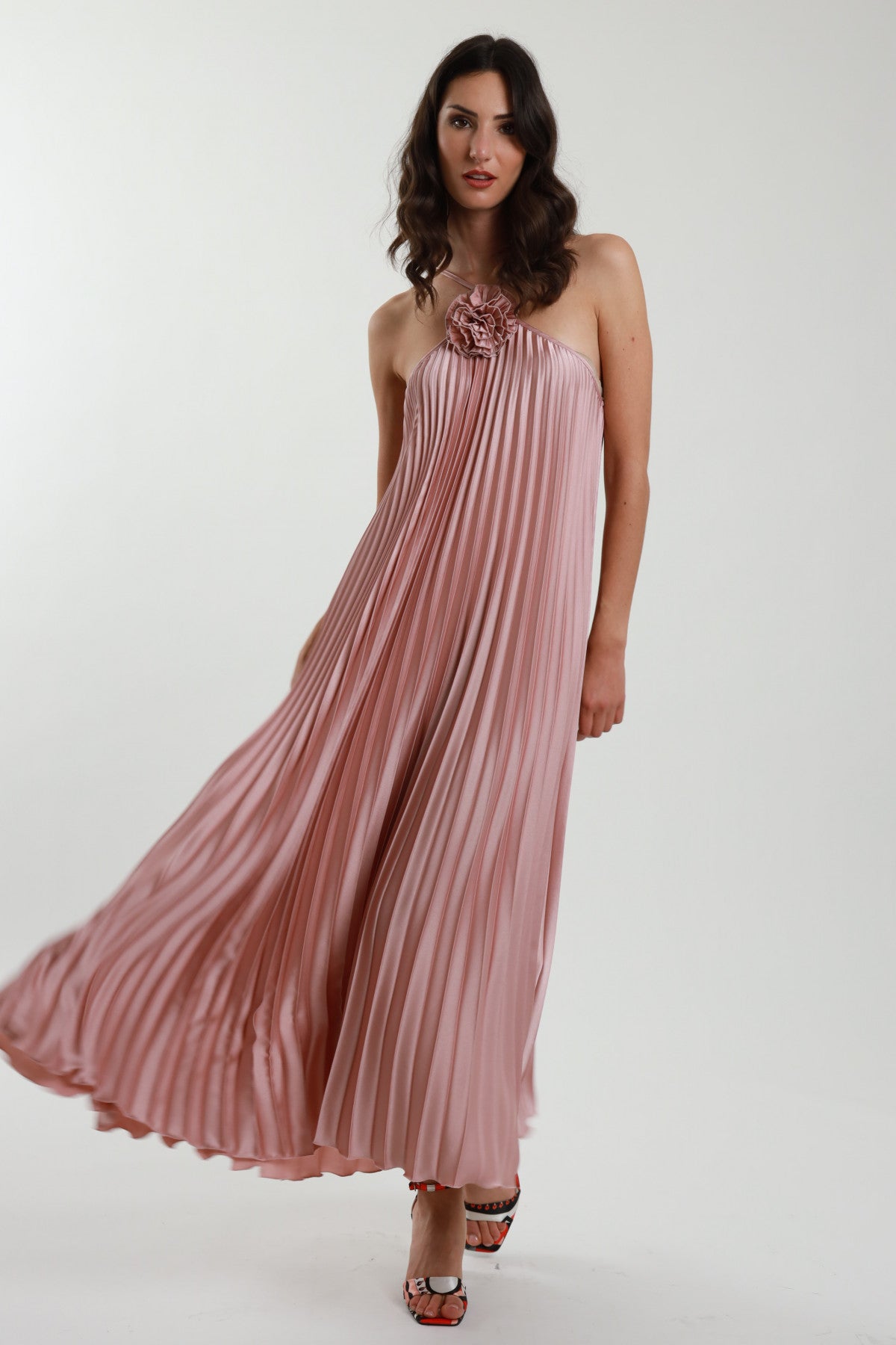 La-Nuova-Collezione-Estate-2024-di-Vanchi-Eleganza-e-Comfort-per-Ogni-Donna Vanchi