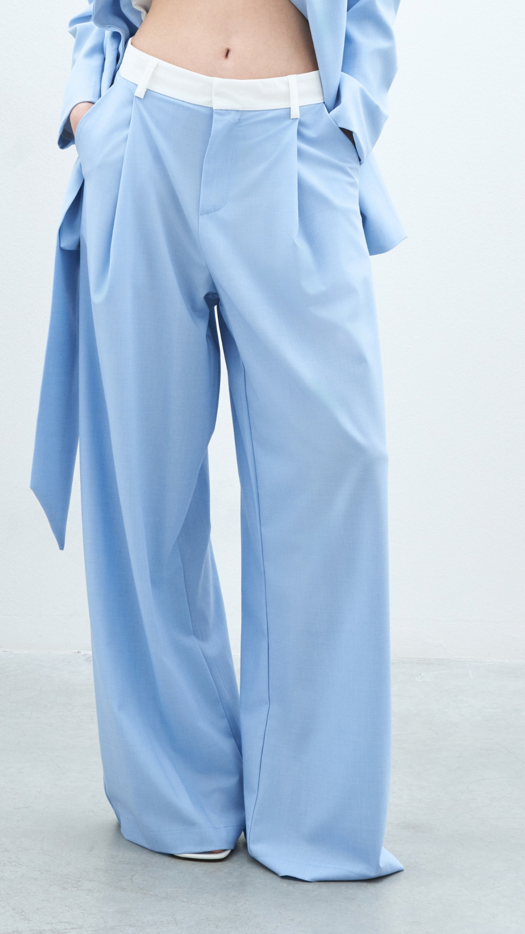 Pantaloni con vita doppia