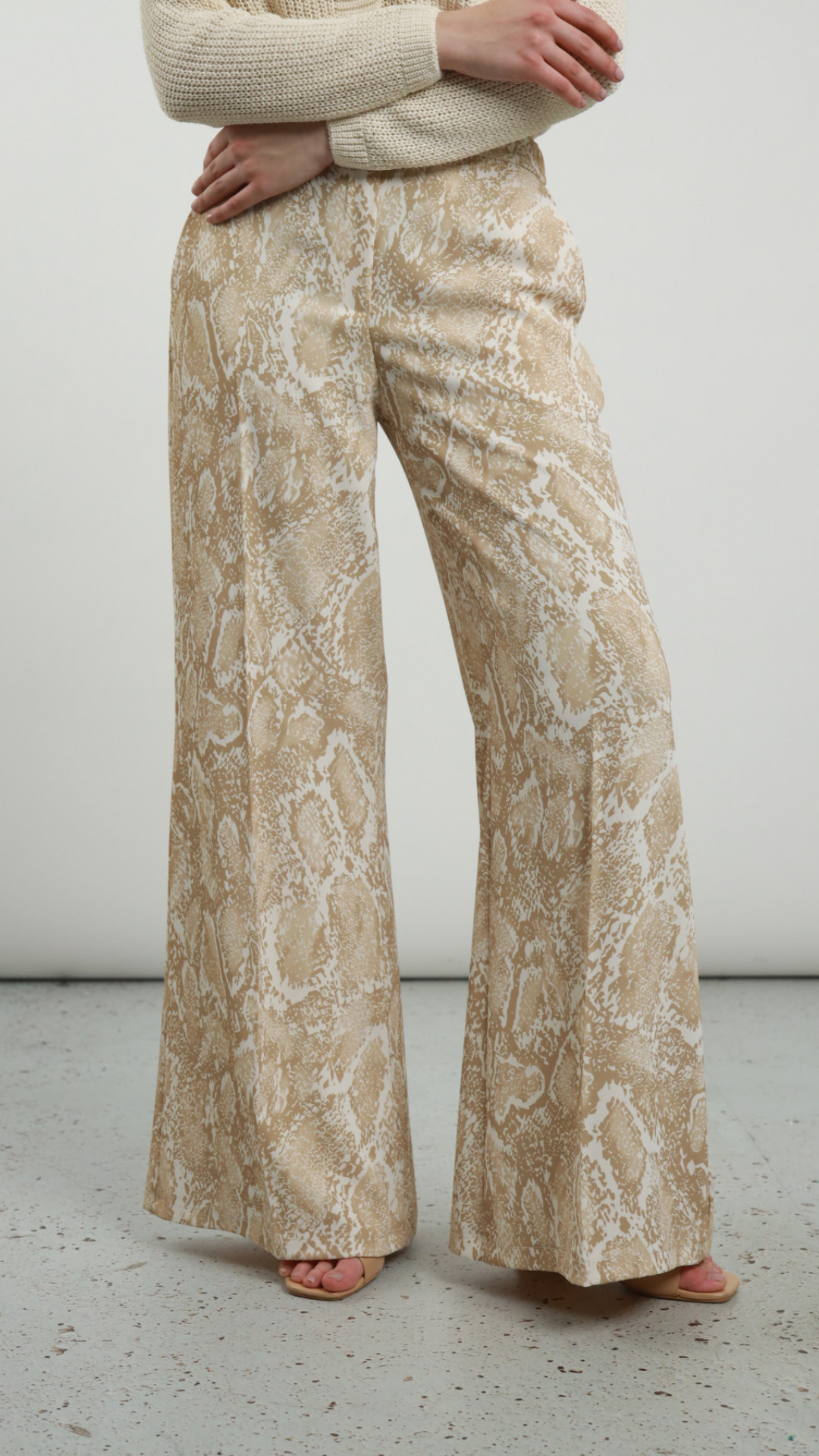 Pantaloni palazzo in fantasia pitonata