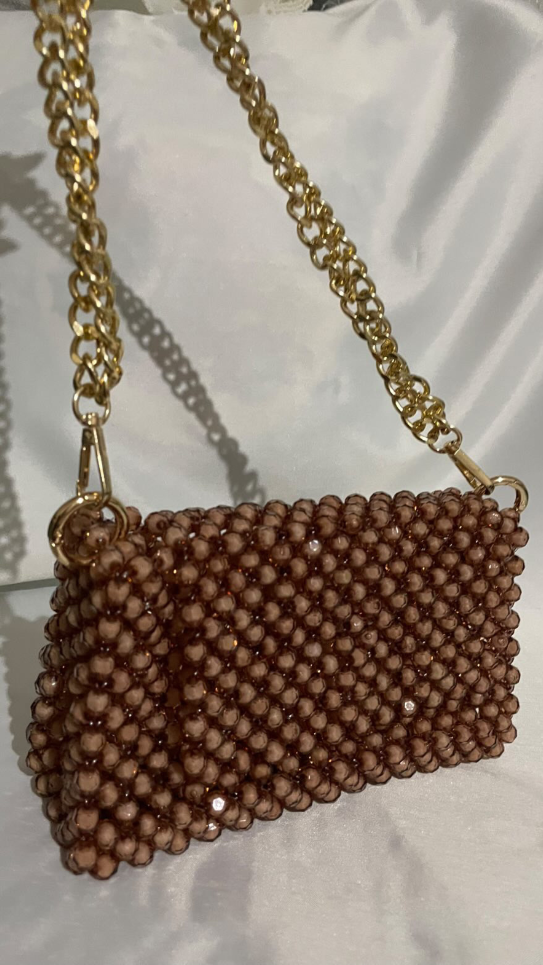 Borsa a spalla con perle di cristallo beige
