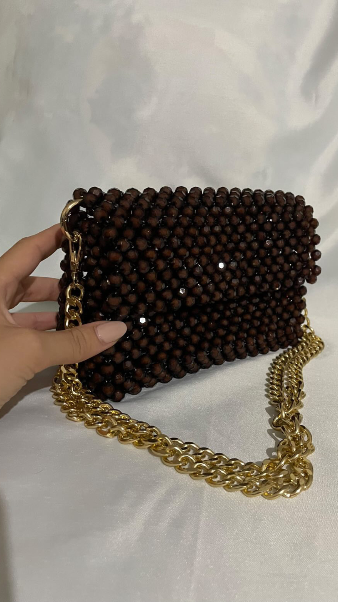 Borsa a spalla con perle di cristallo marrone