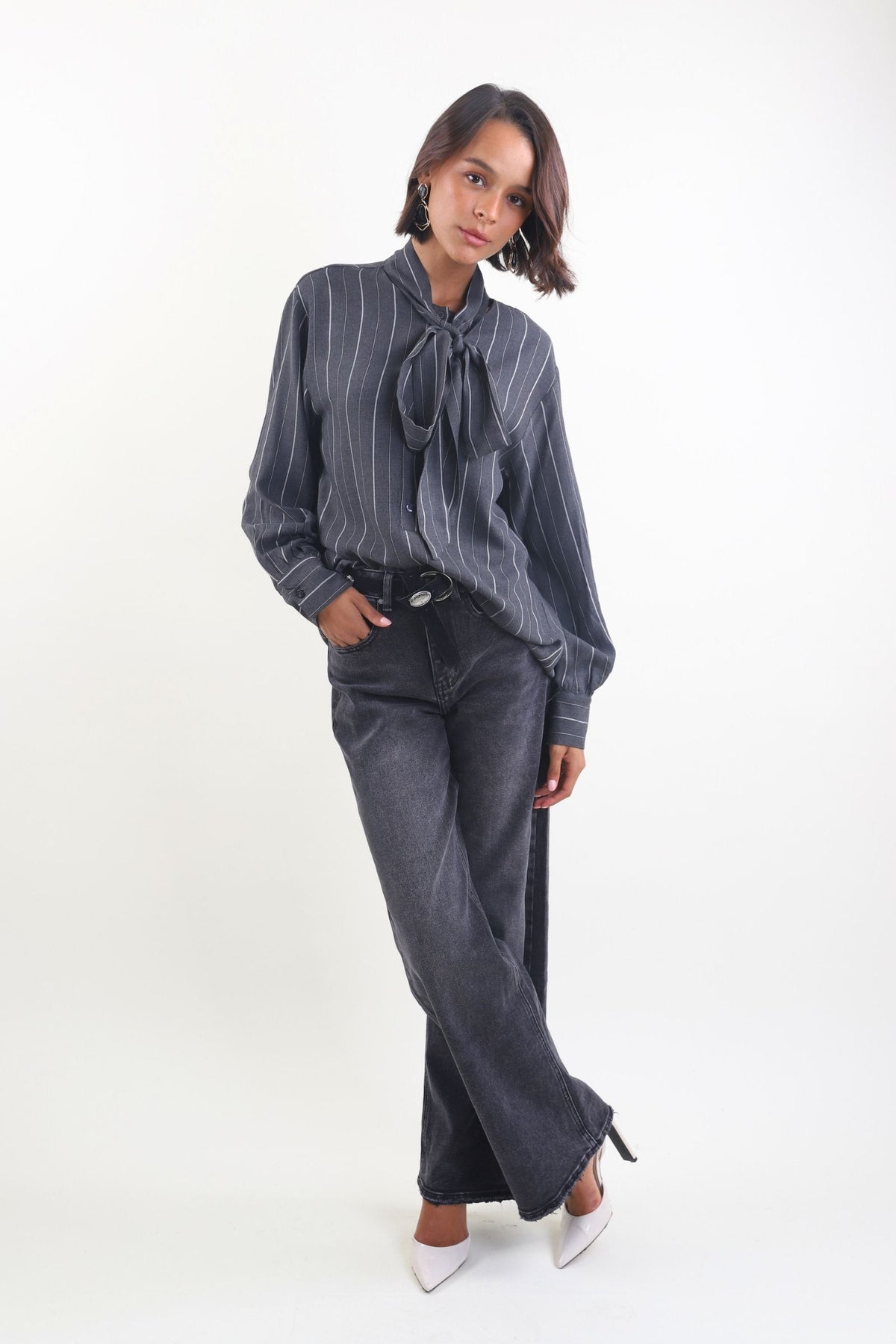 Camicia a righe con fiocco