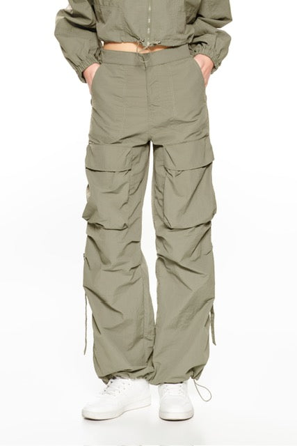 Pantaloni cargo verdi militari