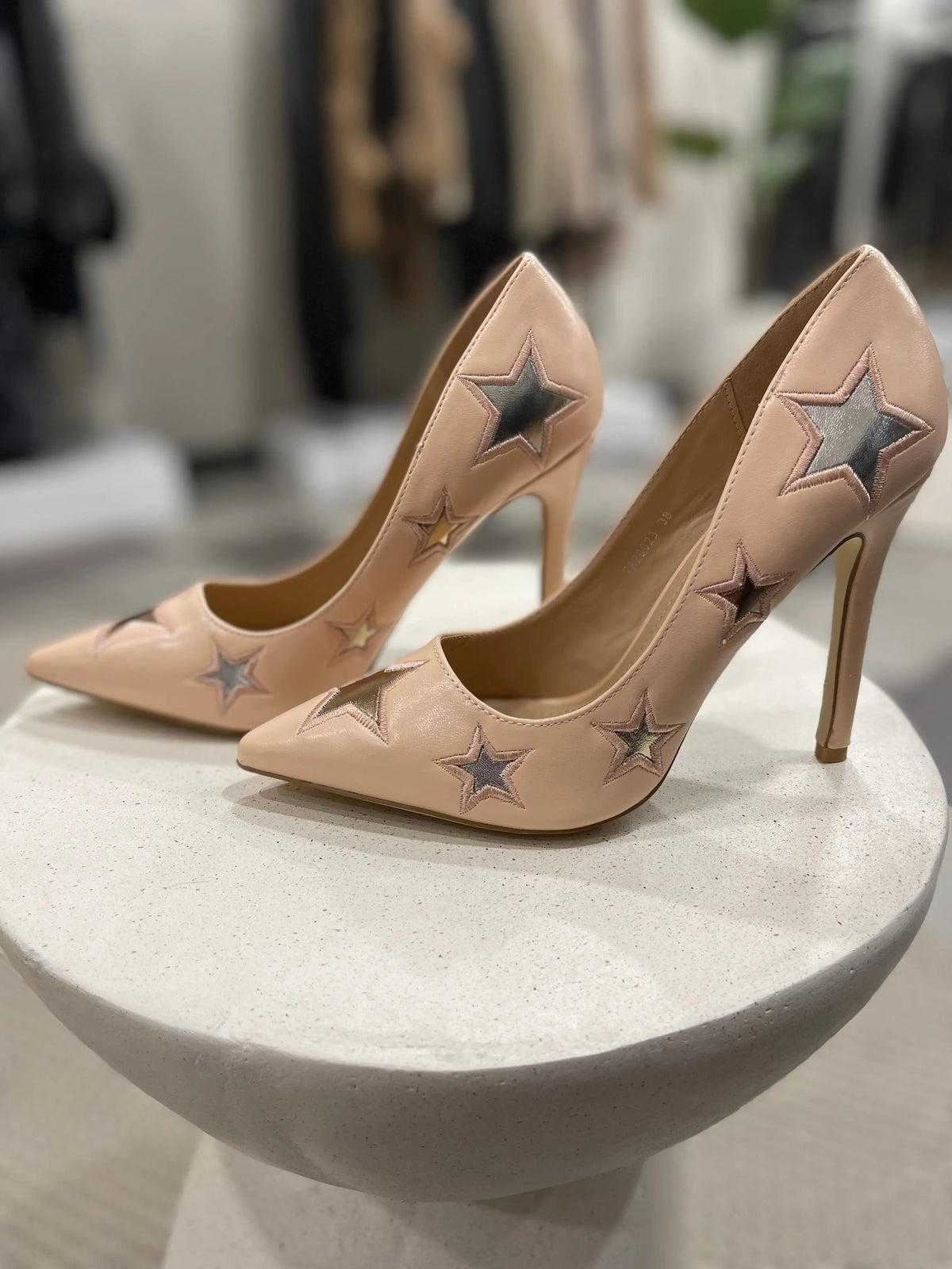 Décolleté color cipria con stelle argento Vanchi